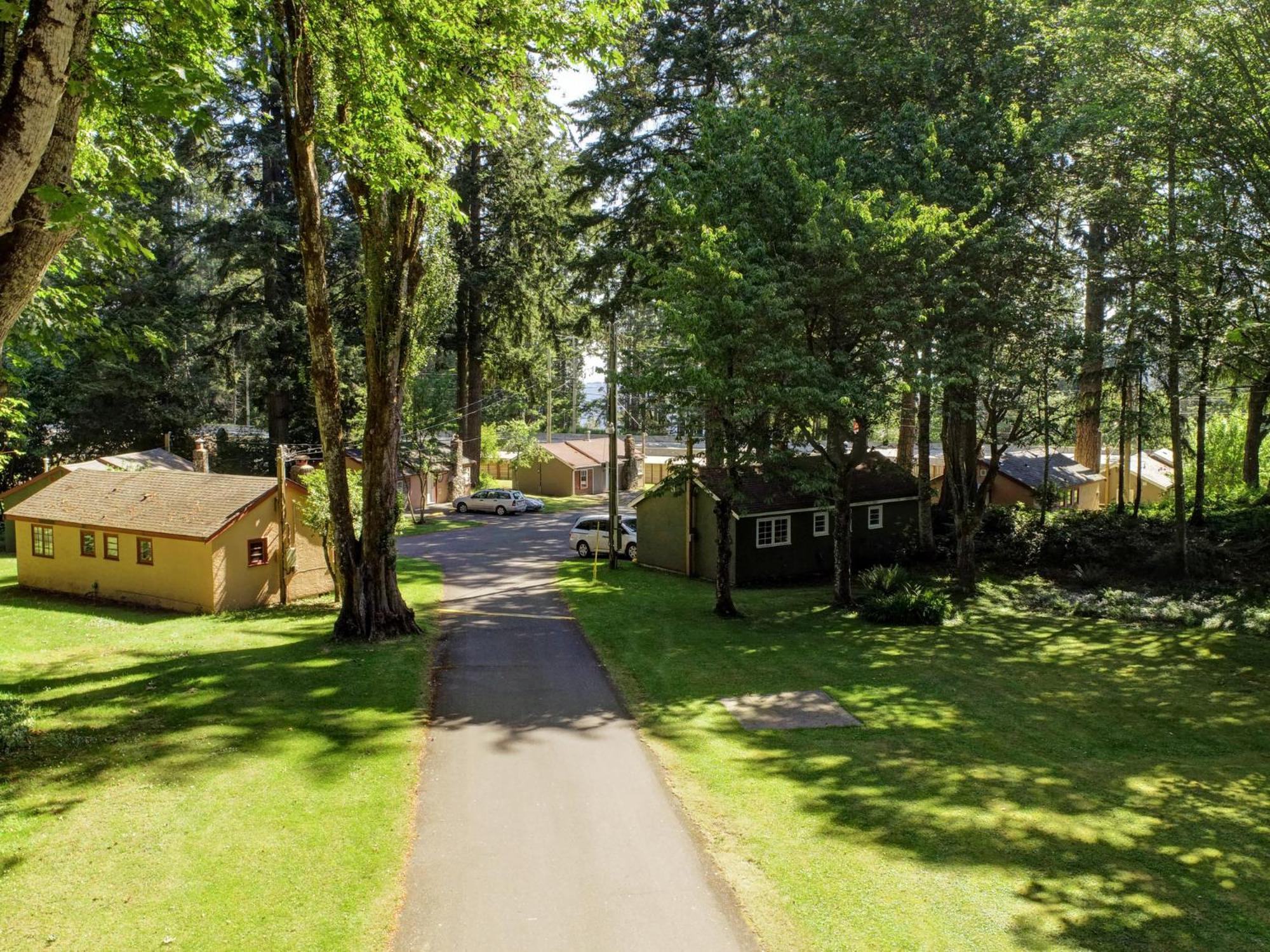 马拉哈特简易别墅汽车旅馆 Malahat 外观 照片